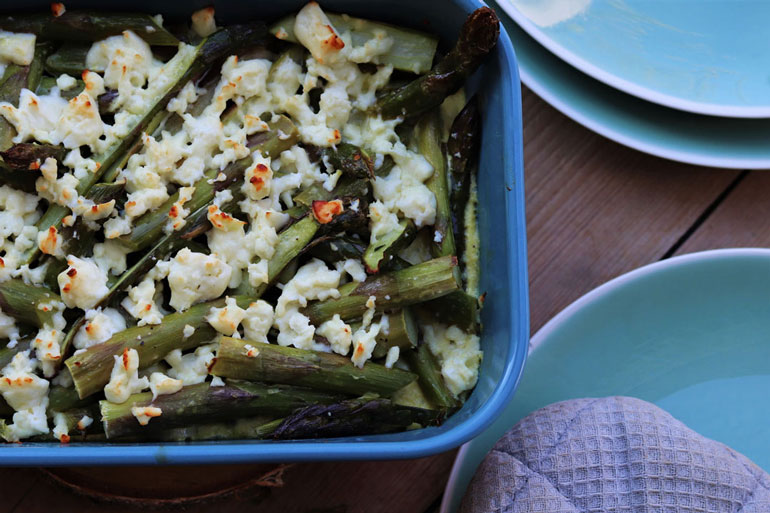 ueberbackender spargel mit feta